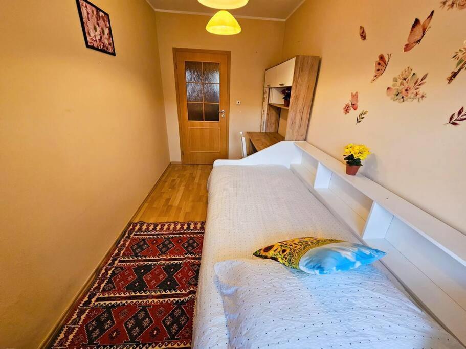 Apartmán Family For 6, 10mins To Centre, Free Parking, Quiet Location, New Furniture, Balcony Prague