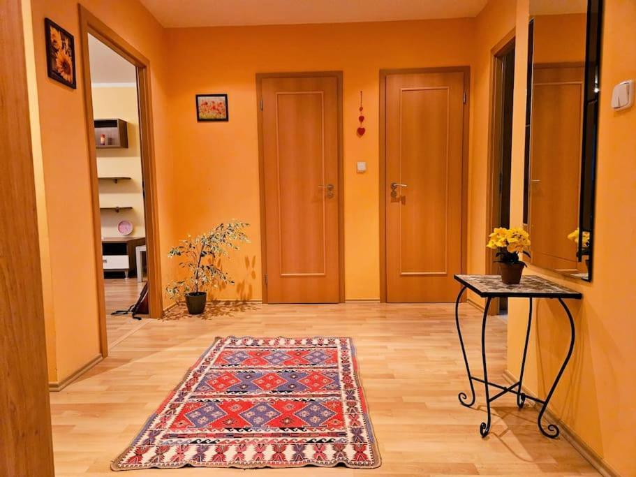 Apartmán Family For 6, 10mins To Centre, Free Parking, Quiet Location, New Furniture, Balcony Prague